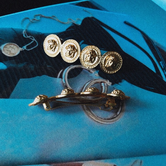 Matte Medusa Hair Clip - Picture 3 of 3